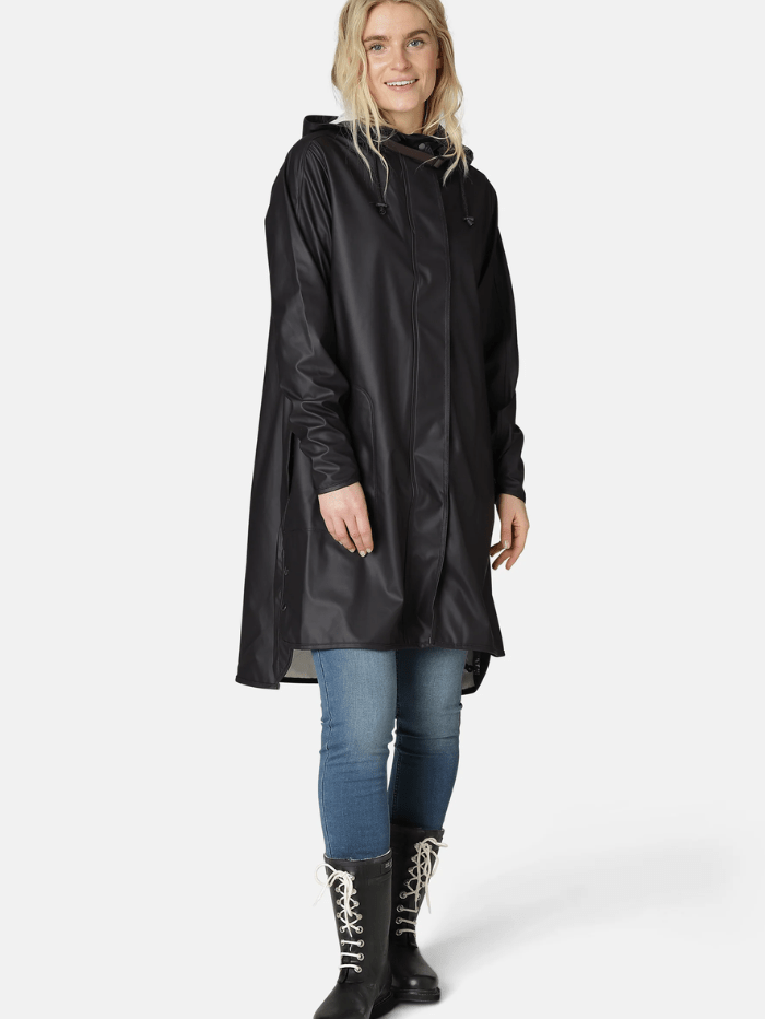 Jackets-Ilse-Jacobsen-Black-Raincoat RAIN71 001 izzi-of-baslow
