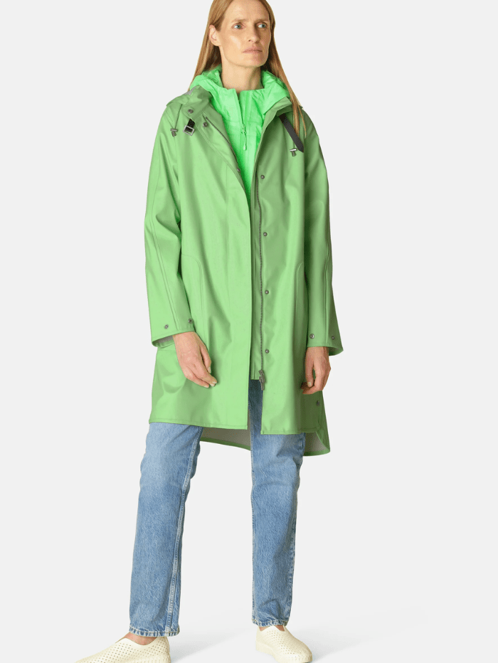 Ilse-Jacobsen-Raincoat-In-Bright-Green-Rain71-495 izzi-of-baslow
