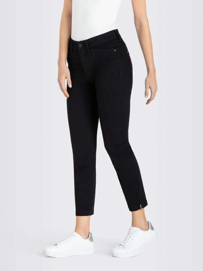 MAC-Dream-Summer-Chic-Cropped-Jeans-In-Black-Black-5471-0355L-D999-izzi-of-baslow