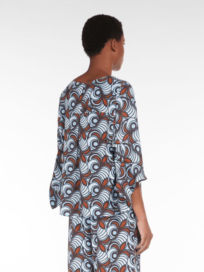 Weekend-Max-Mara-Adone-Printed-Silk-Blouse 23511601396 Col 003 izzi-of-baslow