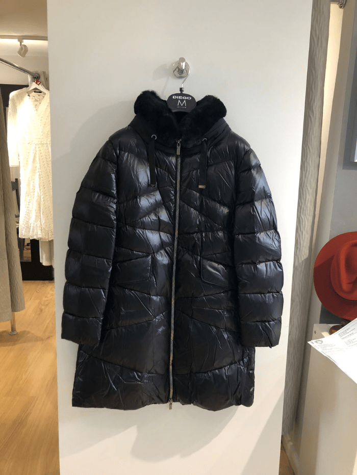 Diego-M-Milano-Black-Long-Down-Jacket-With-Fur-Trimmings 231P T931 OTM Col 999 izzi-of-baslow