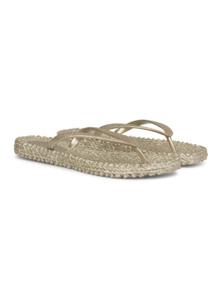 Ilse-Jacobsen-Flip-Flops-Platin-Gold-CHEERFUL01 780 izzi-of-baslow