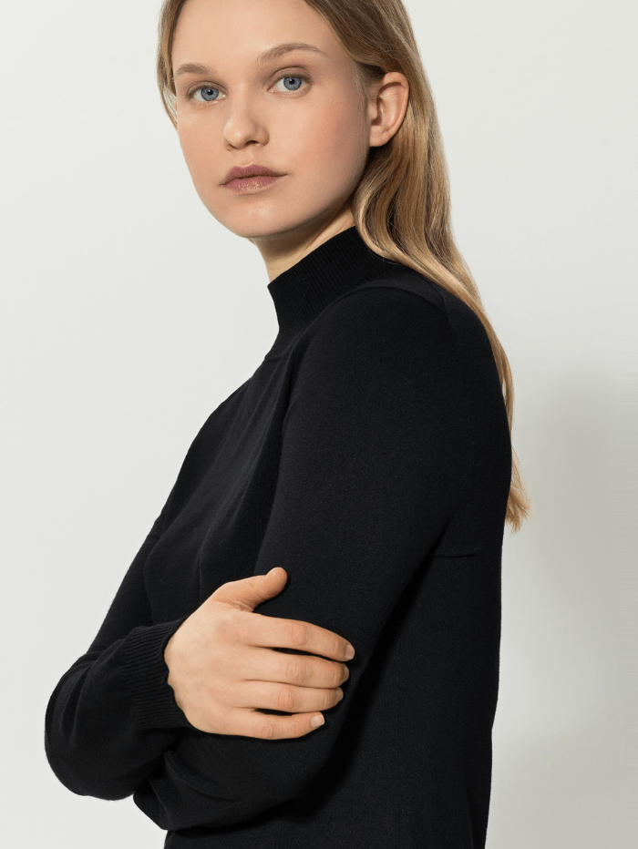 Luisa-Cerano-Black-Turtleneck-Pullover 188326 5094 izzi-of-baslow