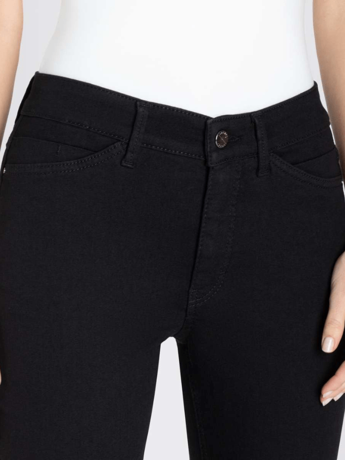 MAC-Dream-Summer-Chic-Cropped-Jeans-In-Black-Black-5471-0355L-D999-izzi-of-baslow