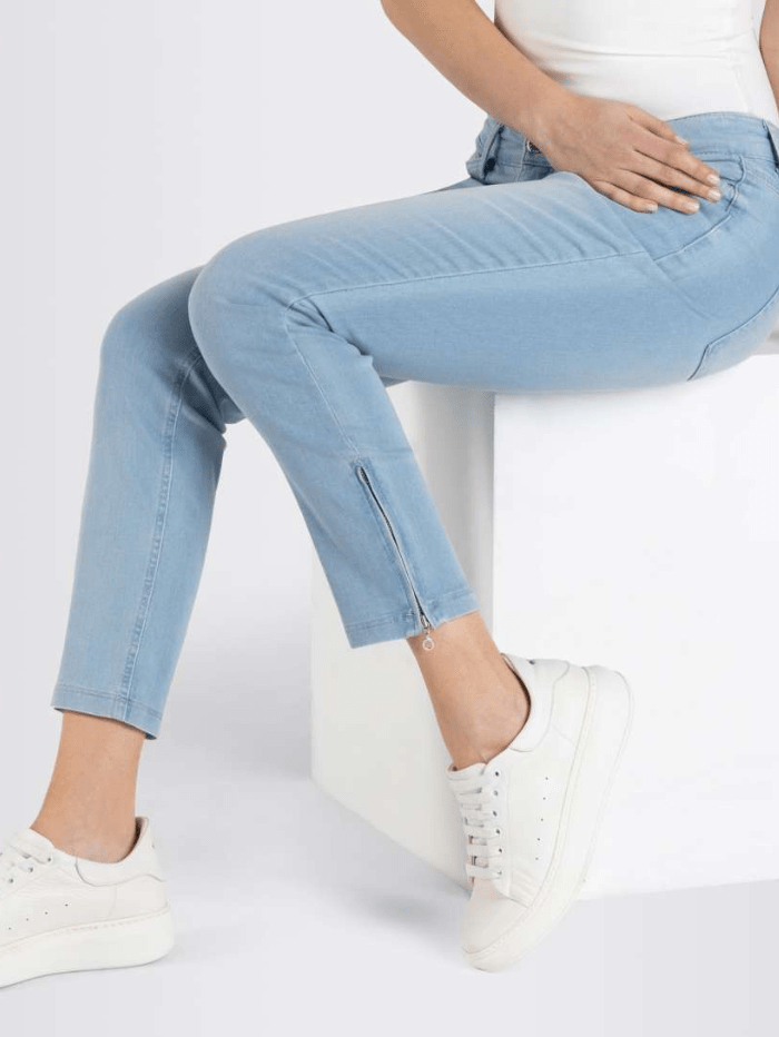 Mac-Dream-Chic-Summer-Blue-Wash-Jeans-5471-0355L-D427-izzi-of-baslow