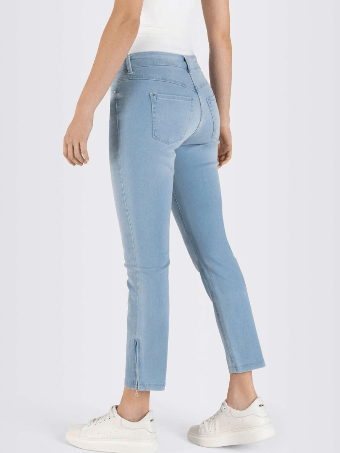 Mac-Dream-Chic-Summer-Blue-Wash-Jeans-5471-0355L-D427-izzi-of-baslow