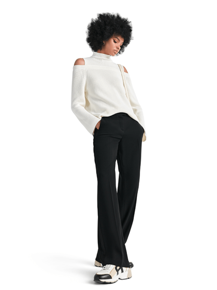 Riani-Slim-Fit-Bootcut-Scuba-Trousers-In-Black 433470-8190 Col 999 izzi-of-baslow