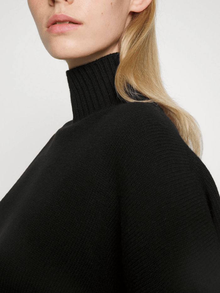 Weekend Max Mara Knitwear Weekend By Max Mara Benito Jumper in Black 23536607336 Col 011 izzi-of-baslow