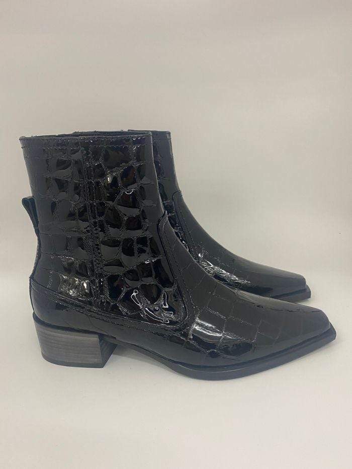 Kennel &amp; Schmenger Shoes Kennel &amp; Schmenger Patent Chelsea Boots in Black 41-44030-370 izzi-of-baslow