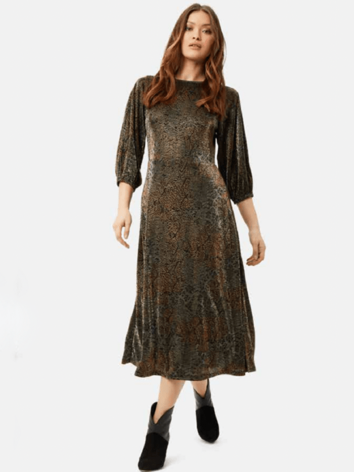 Traffic People Dresses Traffic People Drape Paisley Print Shimmer Dress SNS12002034 izzi-of-baslow